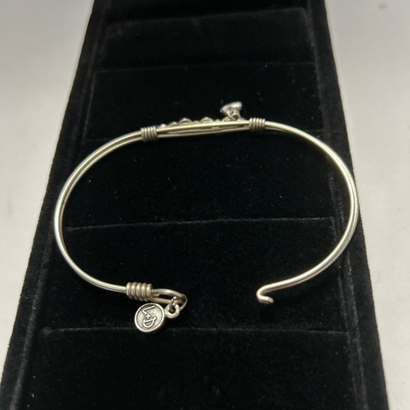 Luca & Danni Women’s Wire Bracelet - Picture 4 of 6